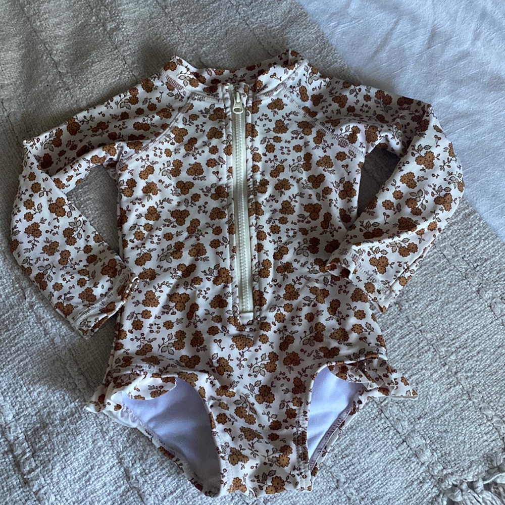 Rylee & Cru swim 12-18M